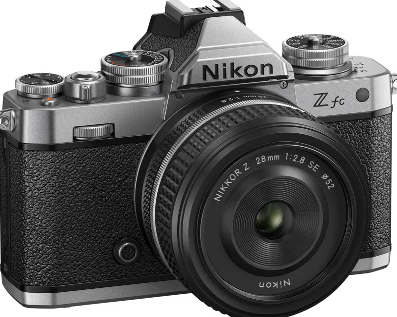 Z FC + 28/2.8 SE<NIKON Store