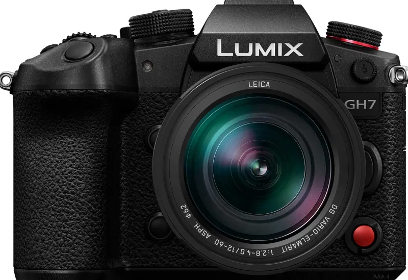 LUMIX GH-7 + 12-60/2.8-4.0<PANASONIC Hot